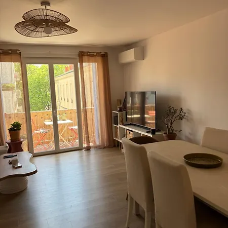 Bel Au Coeur De La Cite Romaine Апартаменты Ним